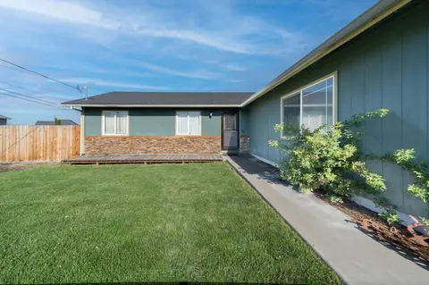 649 SW Sw 33rd St, Redmond, OR 97756