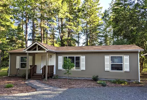 157 Enchanted Way, Cave Junction, OR 97523