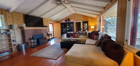 Living - 1501 Hammel Rd, Eagle Point, OR 97524 photo 1 of 5