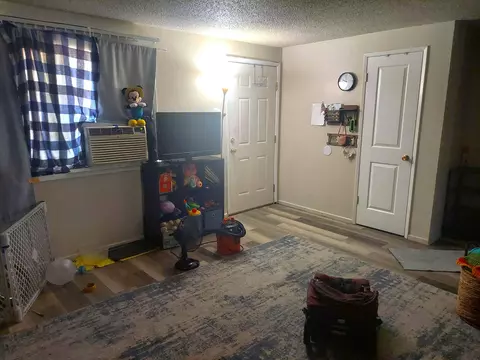 Living - 204 Fargo St, Eagle Point, OR 97524 photo 1 of 2