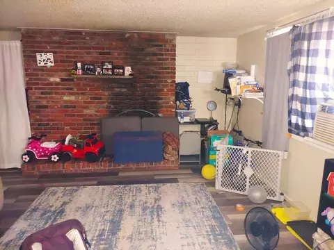 Living - 204 Fargo St, Eagle Point, OR 97524 photo 2 of 2