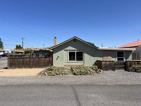 417 W E St, Culver, OR 97734