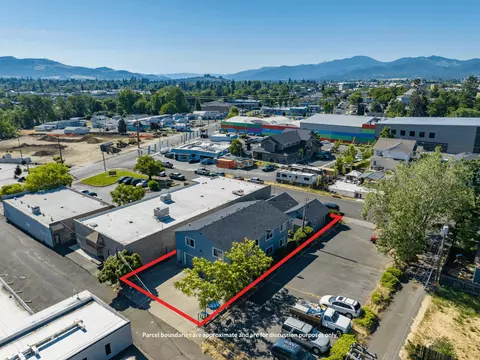 513 Alice St, Medford, OR 97501