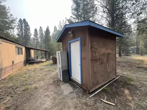 15561 Emerald Dr, La Pine, OR 97739 photo 5