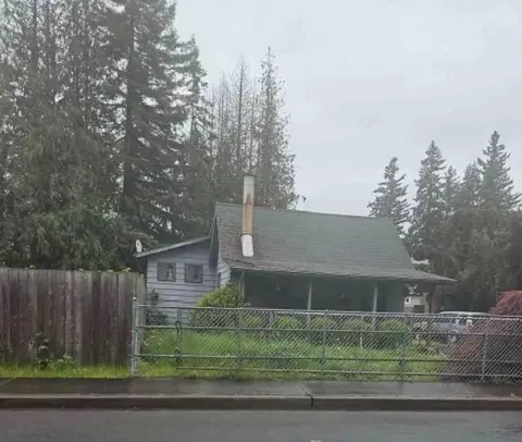 873 SW Lakeshore Dr, Estacada, OR 97023