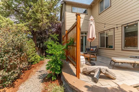 Exterior - 62459 Eagle Rd, Bend, OR 97701 photo 8 of 10