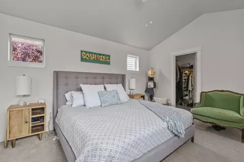 Bedroom - 62459 Eagle Rd, Bend, OR 97701 photo 2 of 2