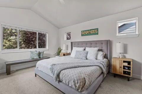 Bedroom - 62459 Eagle Rd, Bend, OR 97701 photo 1 of 2