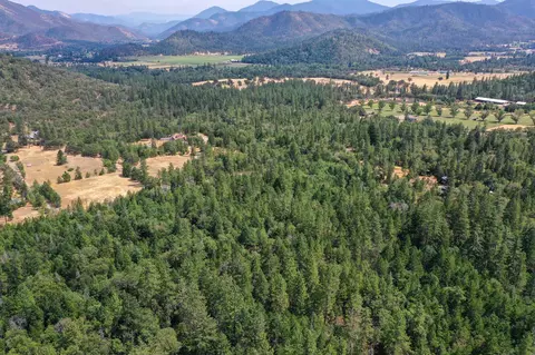 0 Fields Rd, Williams, OR 97544