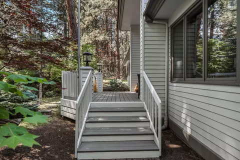 Exterior - 60844 Willow Creek Loop, Bend, OR 97702 photo 4 of 15
