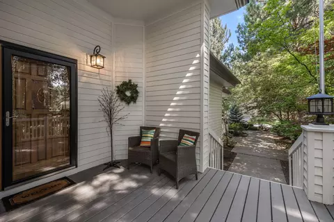 Exterior - 60844 Willow Creek Loop, Bend, OR 97702 photo 7 of 15