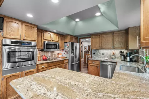 Kitchen - 60844 Willow Creek Loop, Bend, OR 97702 photo 3 of 3