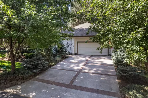 Exterior - 60844 Willow Creek Loop, Bend, OR 97702 photo 2 of 15