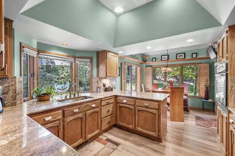Kitchen - 60844 Willow Creek Loop, Bend, OR 97702 photo 1 of 3