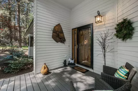 Exterior - 60844 Willow Creek Loop, Bend, OR 97702 photo 6 of 15