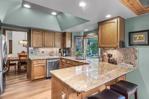 Kitchen - 60844 Willow Creek Loop, Bend, OR 97702 photo 2 of 3