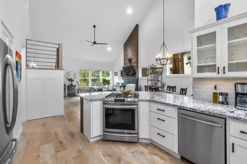 Kitchen - 245 NW 16th St, Bend, OR 97703 photo 3 of 5