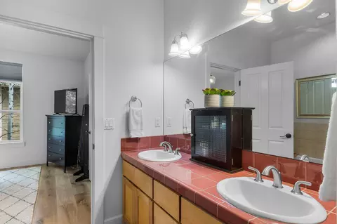 Bath - 245 NW 16th St, Bend, OR 97703 photo 2 of 5