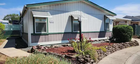 1421 Ivan Ln, Central Point, OR 97502 photo 1
