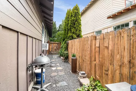 62745 Larkview Rd, Bend, OR 97701 photo 24