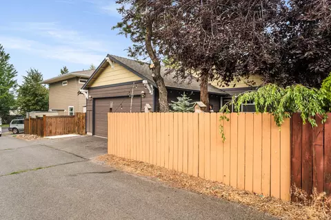 62745 Larkview Rd, Bend, OR 97701 photo 28