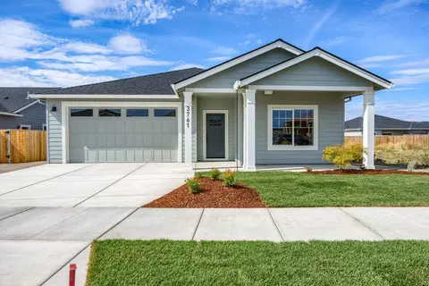 3761 Durst St, Medford, OR 97504