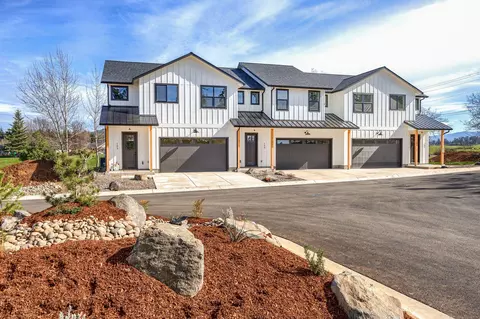 775 Alta Vista Rd #311, Eagle Point, OR 97524
