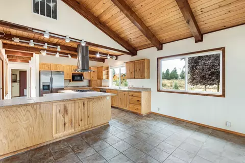60015 Stirling Dr, Bend, OR 97702 photo 13