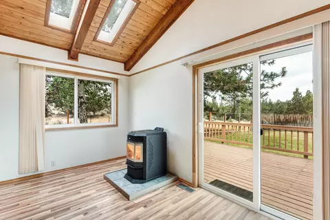 60015 Stirling Dr, Bend, OR 97702 photo 9