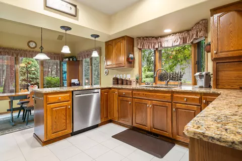60724 Willow Creek Loop, Bend, OR 97702 photo 13