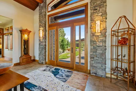 22370 White Peaks Dr, Bend, OR 97702 photo 5