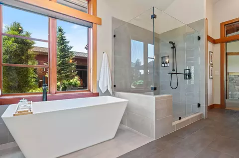 22370 White Peaks Dr, Bend, OR 97702 photo 21