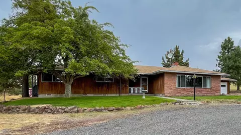 6302 SW Stillman Rd, Powell Butte, OR 97753
