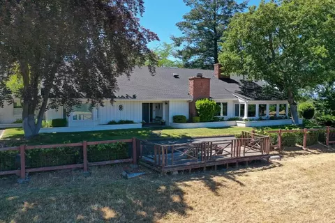 2692 Pioneer Rd, Medford, OR 97501