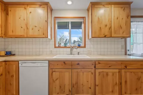 2297 SW 23rd St, Redmond, OR 97756 photo 17