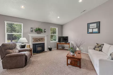 56047 Marsh Hawk Rd, Bend, OR 97707 photo 10