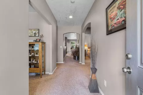 56047 Marsh Hawk Rd, Bend, OR 97707 photo 4