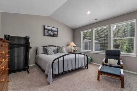 56047 Marsh Hawk Rd, Bend, OR 97707 photo 17