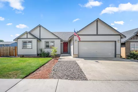 2820 SW Peridot Ave, Redmond, OR 97756