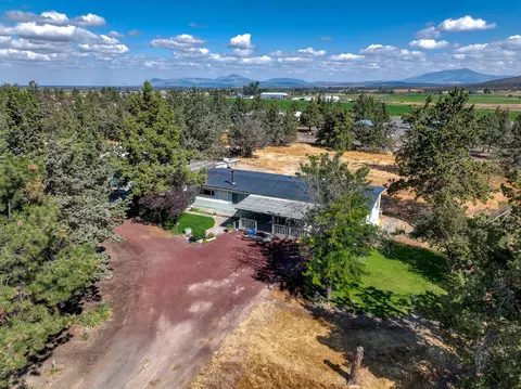 6249 SW Steffey Ln, Powell Butte, OR 97753
