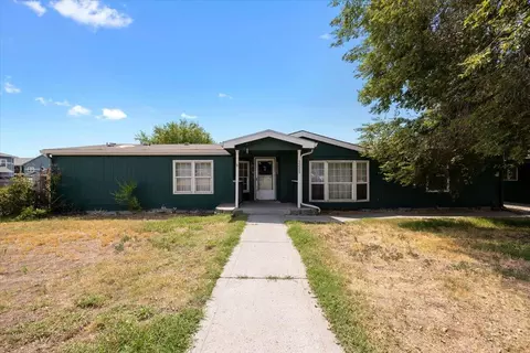 1215 W Ridgeway Ave, Hermiston, OR 97838