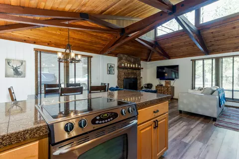 57008 Bobcat Ln, Sunriver, OR 97707 photo 10