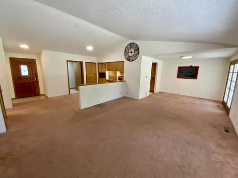 2951 Lois Ln, Grants Pass, OR 97527
