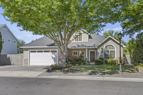 230 Fieldbrook Ct, Medford, OR 97504