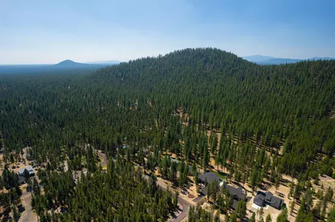 View/Area - 56579 Celestial Dr, Bend, OR 97707 photo 7 of 11