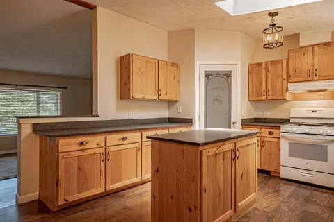 79 Regent Pl, Eagle Point, OR 97524 photo 10