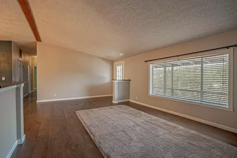 79 Regent Pl, Eagle Point, OR 97524 photo 7