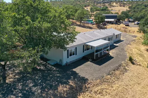 79 Regent Pl, Eagle Point, OR 97524 photo 3