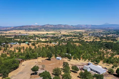 79 Regent Pl, Eagle Point, OR 97524 photo 34