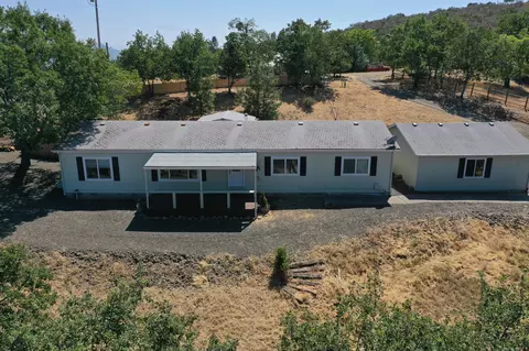 79 Regent Pl, Eagle Point, OR 97524 photo 2